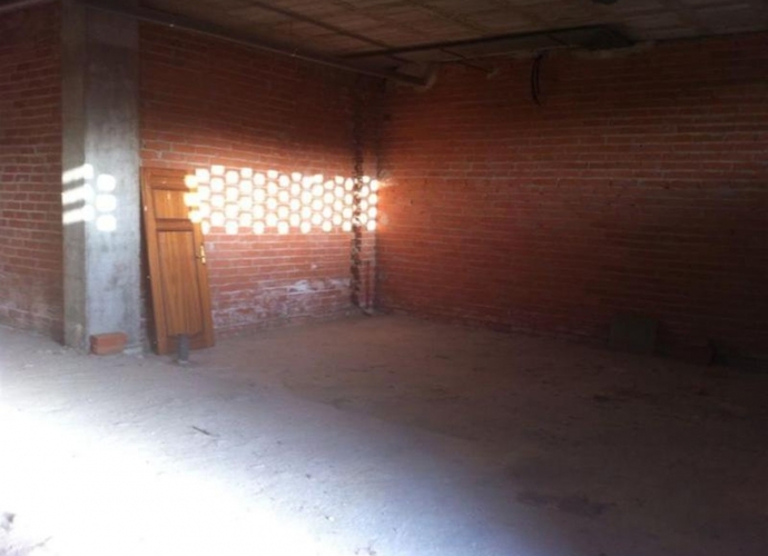 Commercial Shop en Estepona - 2