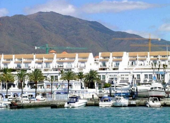 Adosado en Estepona - 1