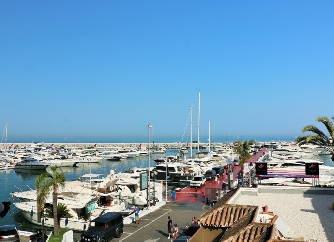 Appartement milieu d’Etage situé à Puerto Banús Jardines del Puerto  - 2