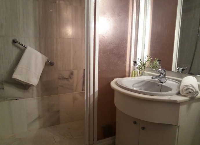 Apartamento Planta Media en Estepona - 4