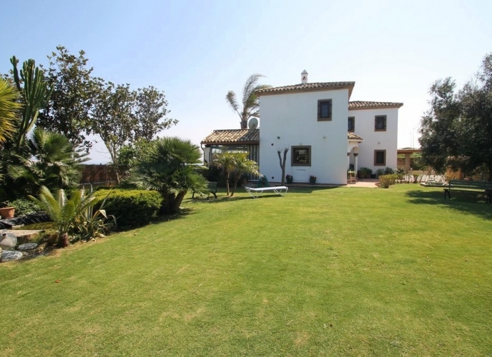 Villa Independiente en Estepona - 2