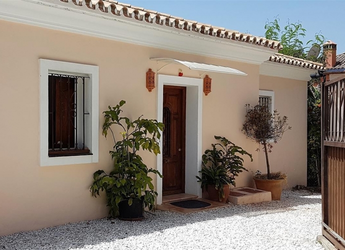 Villa Detached in Estepona - 2
