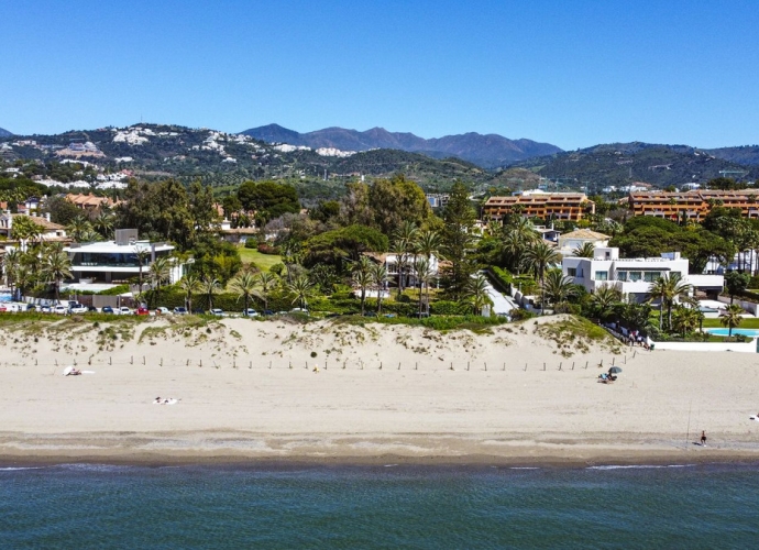 Villa Independiente en Los Monteros - 1