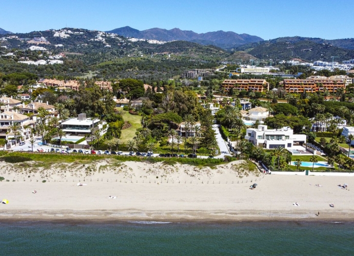 Villa Independiente en Los Monteros - 3