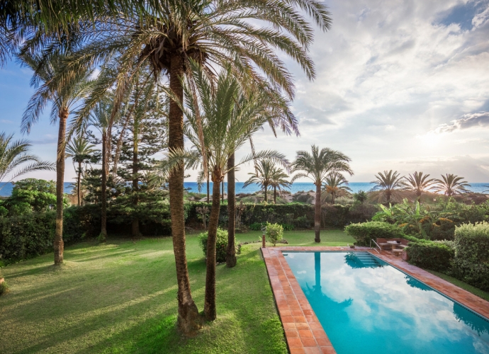 Villa Independiente en Los Monteros - 4