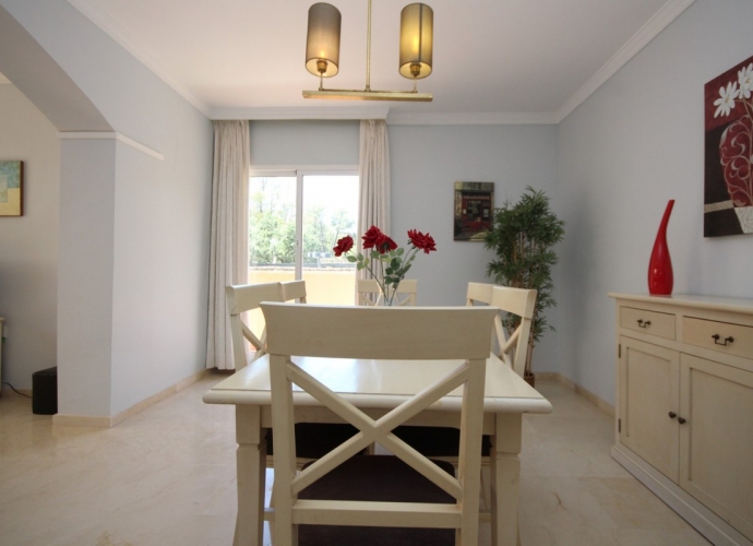 Apartamento Planta Media en Elviria Los Jardines de Santa María Golf  - 10