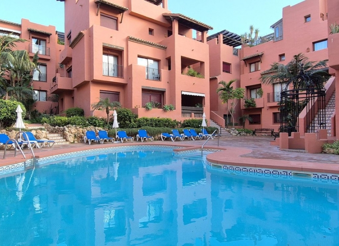 Apartment Penthouse in Elviria Jardines del Don Carlos  - 2