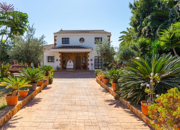 Villa Detached in Elviria - 1