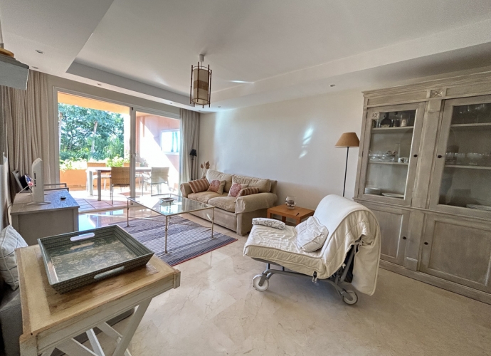 Apartamento Planta Media en The Golden Mile Oasis de Marbella  - 3