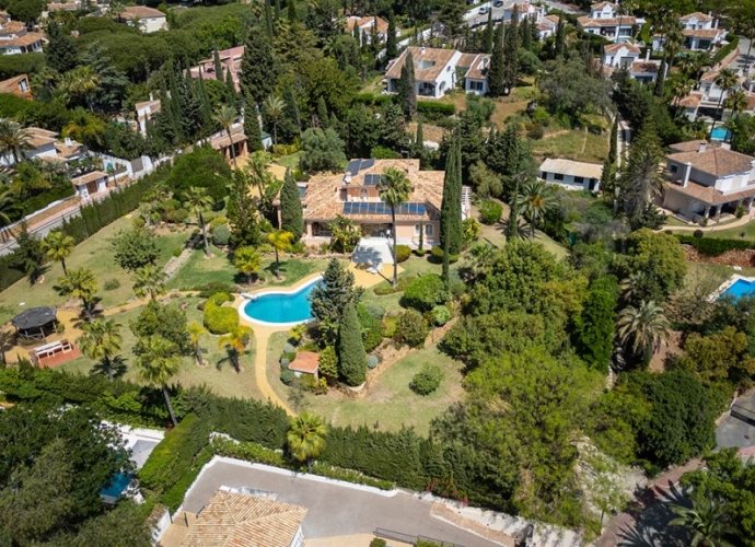 Villa Detached in Elviria - 1