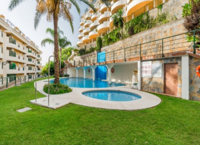 Apartamento Planta Baja en Aloha - 1