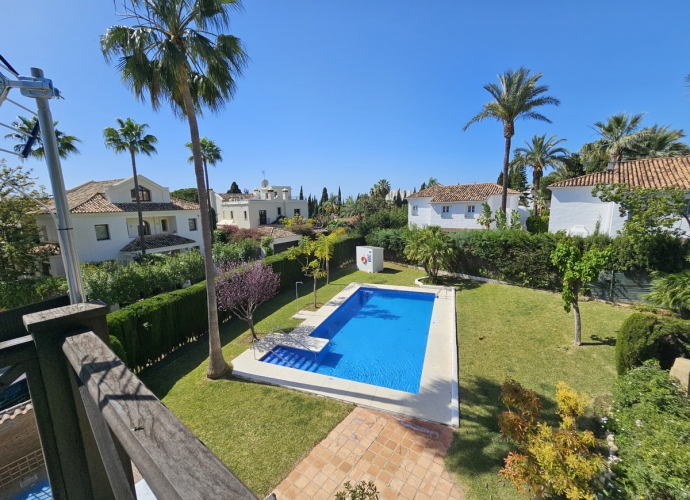 Villa Detached in Sierra Blanca - 1