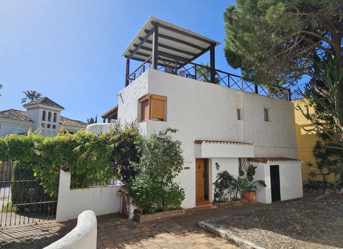 Villa Detached in Sierra Blanca - 4