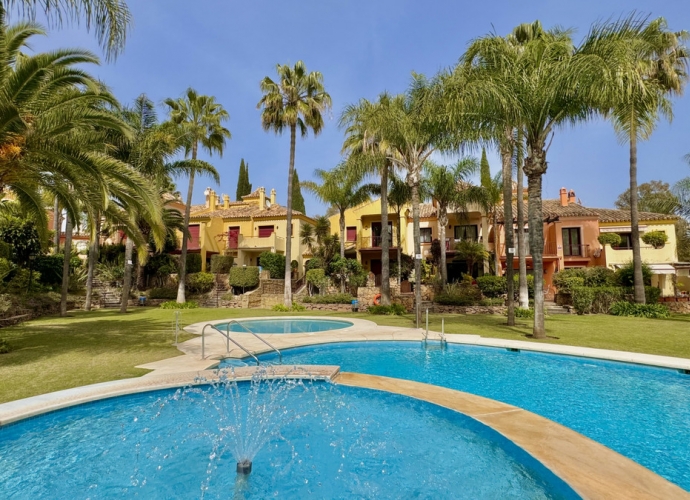 Townhouse Terraced in The Golden Mile Jardines del Rio  - 1