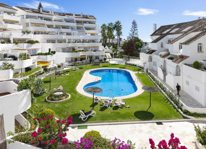 Apartamento Planta Baja en Nueva Andalucía El Dorado  - 1