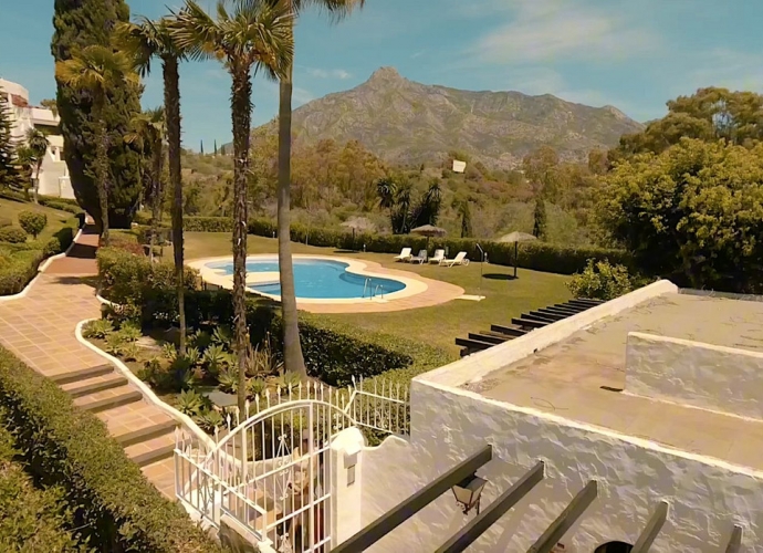 Townhouse Terraced in The Golden Mile Coto Real  - 2