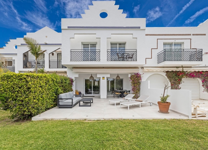 Townhouse Terraced in Aloha - 1