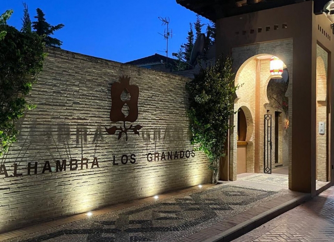 Apartamento Planta Media en Guadalmina Baja Ahambra los Granados  - 1