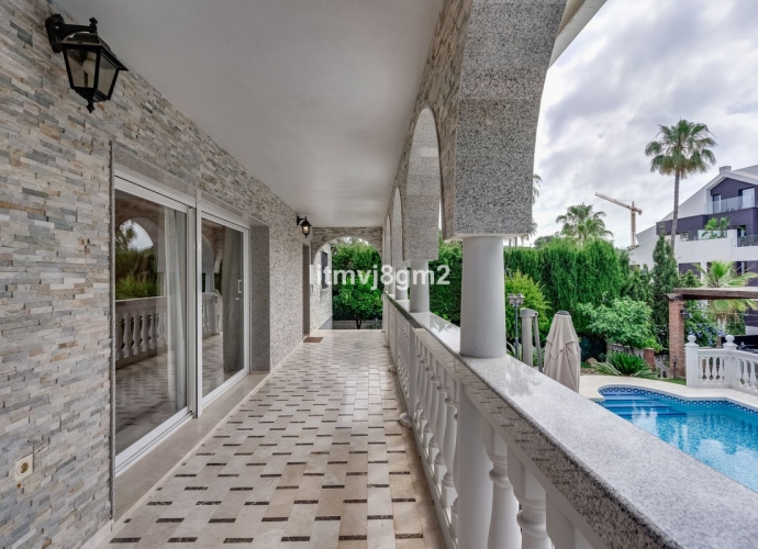 Villa Detached in Las Chapas - 2