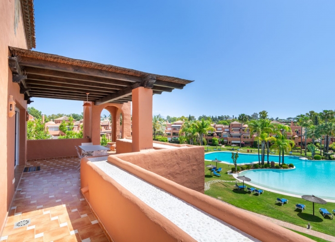 Apartment Penthouse in Guadalmina Baja - 1