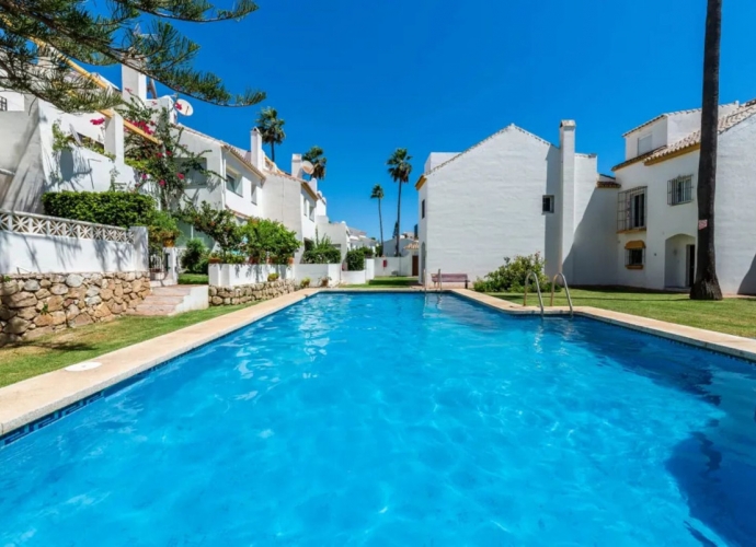 Townhouse Terraced in El Rosario - 8