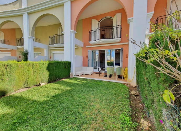 Townhouse Terraced in Bahía de Marbella Las Dunas  - 2