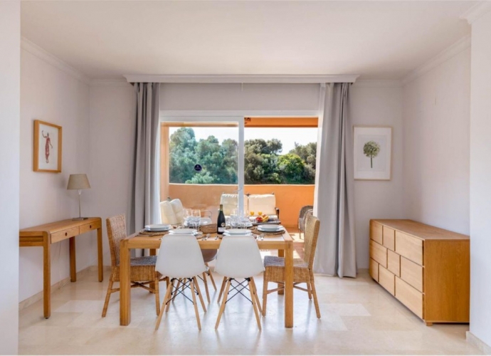 Appartement milieu d’Etage situé à Elviria Los Lagos de Santa María Golf  - 5