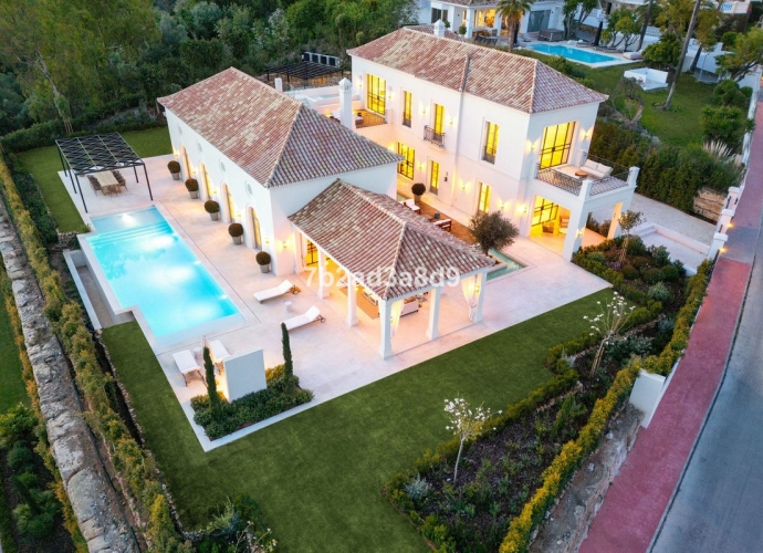 Villa Independiente en Nueva Andalucía Villas en Nueva Andalucia  - 1