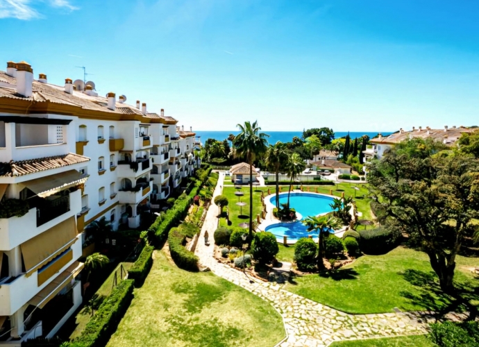 Apartment Middle Floor in The Golden Mile Pinos de Nagüeles  - 1