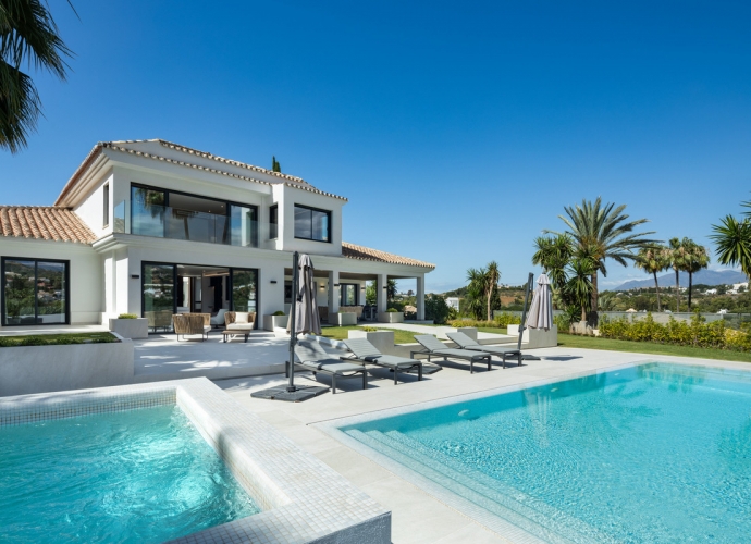 Villa Independiente en Nueva Andalucía Villas en Nueva Andalucia  - 1