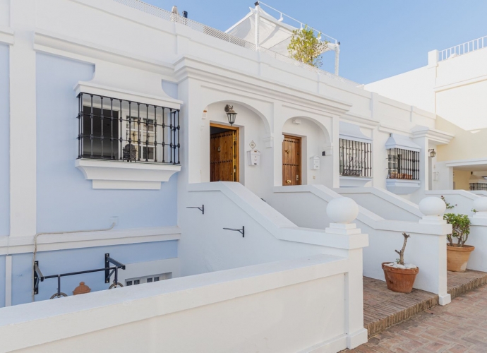 Townhouse Terraced in Nueva Andalucía Aloha Pueblo  - 1