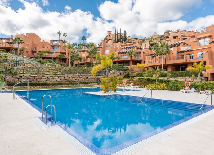 Apartment Ground Floor in Nueva Andalucía - 2