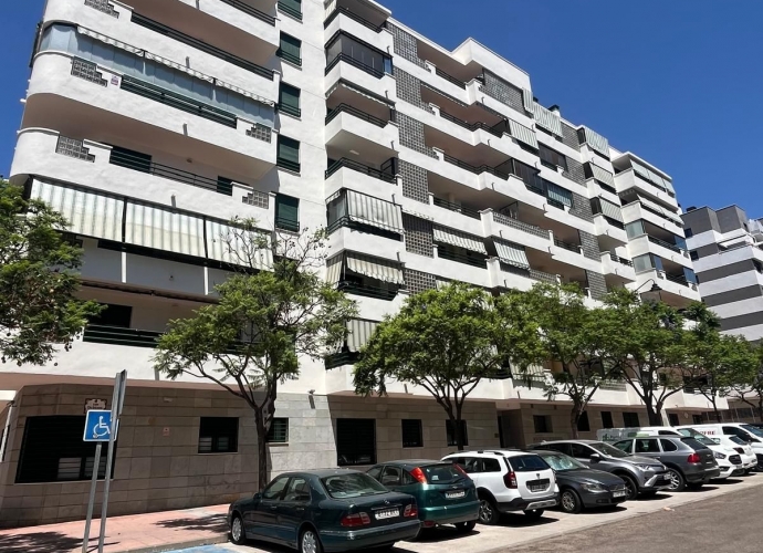 Apartamento Planta Media en Estepona - 1