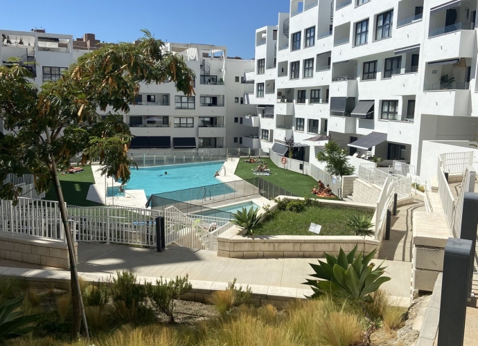 Apartamento Planta Media en Estepona - 2