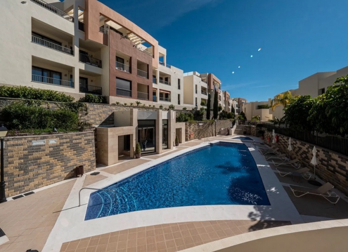 Apartamento Planta Media en Marbella - 1