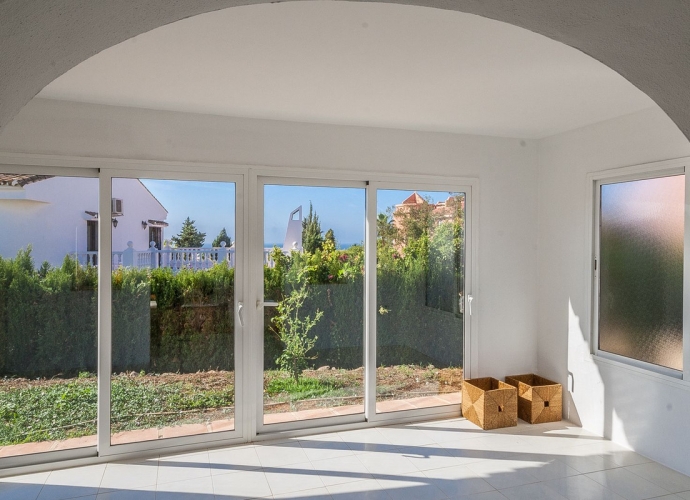 Villa Detached in Las Chapas - 4