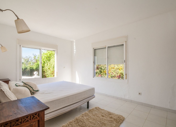 Villa Detached in Las Chapas - 10