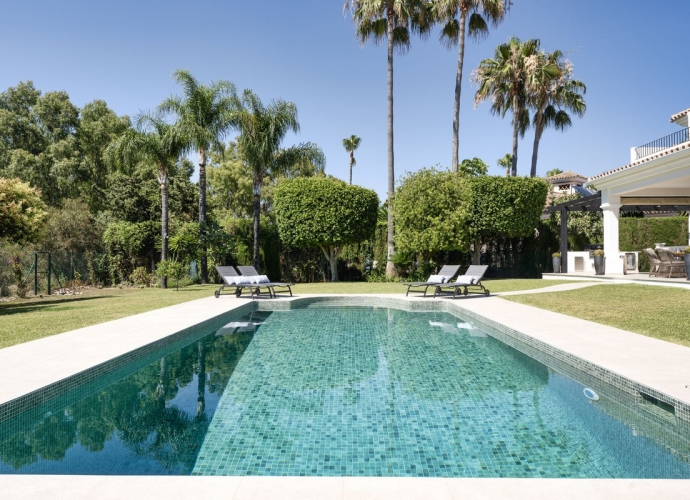 Villa Detached in Estepona - 2