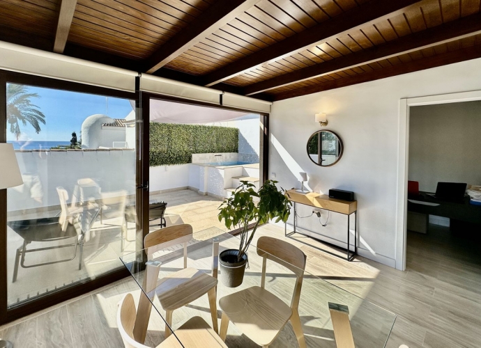 Apartamento Planta Media en Estepona - 1