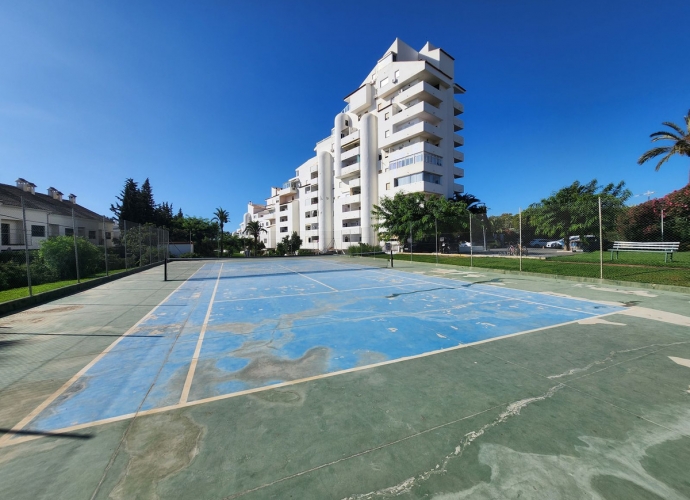 Apartamento Planta Media en Estepona - 2