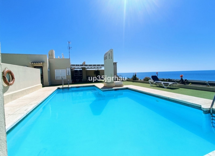 Apartamento Planta Media en Estepona - 1