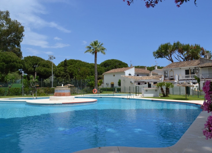 Townhouse Terraced in Elviria - 1