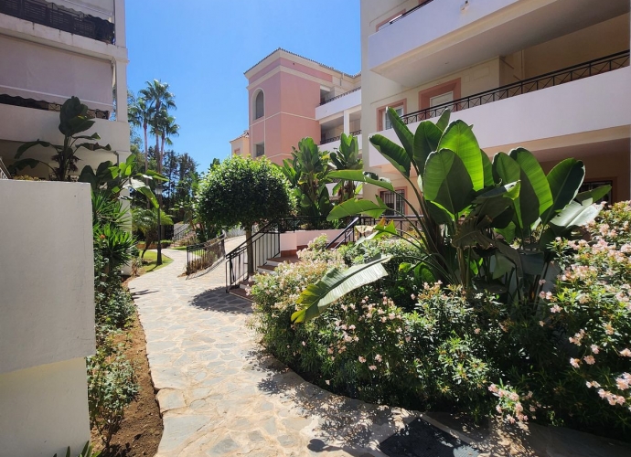 Apartment Middle Floor in Nueva Andalucía River Garden  - 5