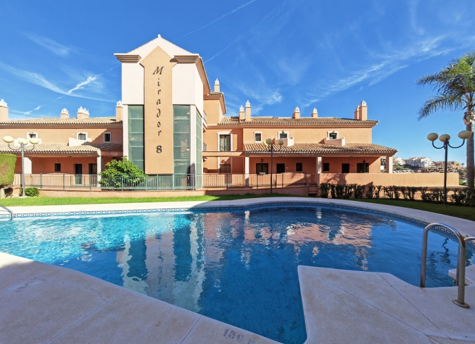 Apartment Middle Floor in Elviria El Mirador de Santa María Golf  - 1