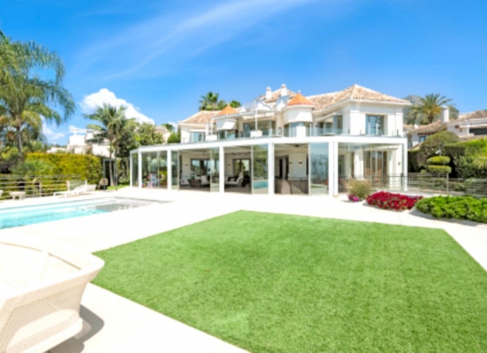 Villa Detached in Sierra Blanca - 2