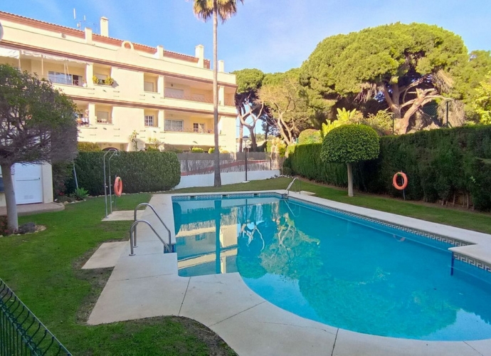 Apartamento Planta Baja en Elviria - 1