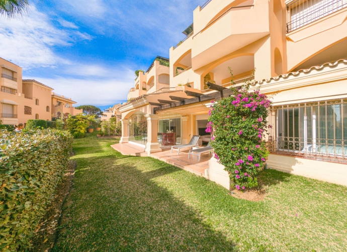 Apartamento Planta Baja en Elviria Hacienda Elviria  - 1