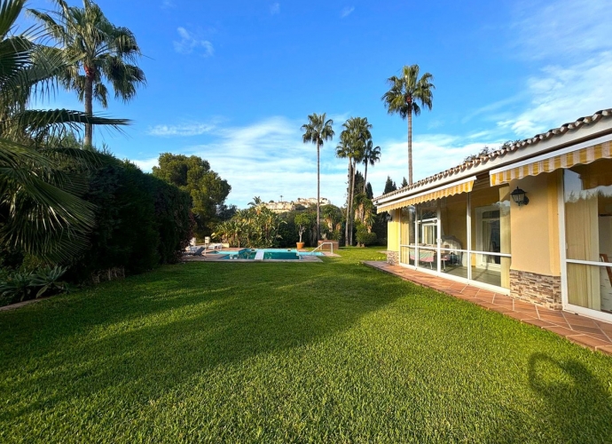 Townhouse Detached in Elviria - 3