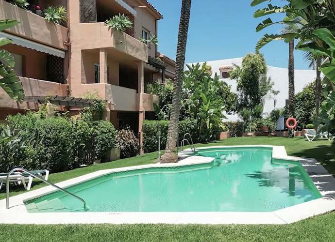 Apartamento Planta Baja en The Golden Mile Jardines del Marbella Club  - 1