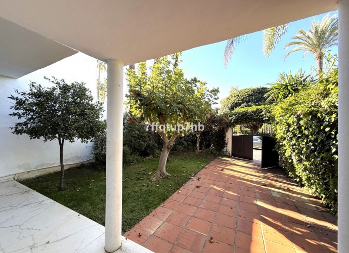 Townhouse Terraced in Puerto Banús - 2